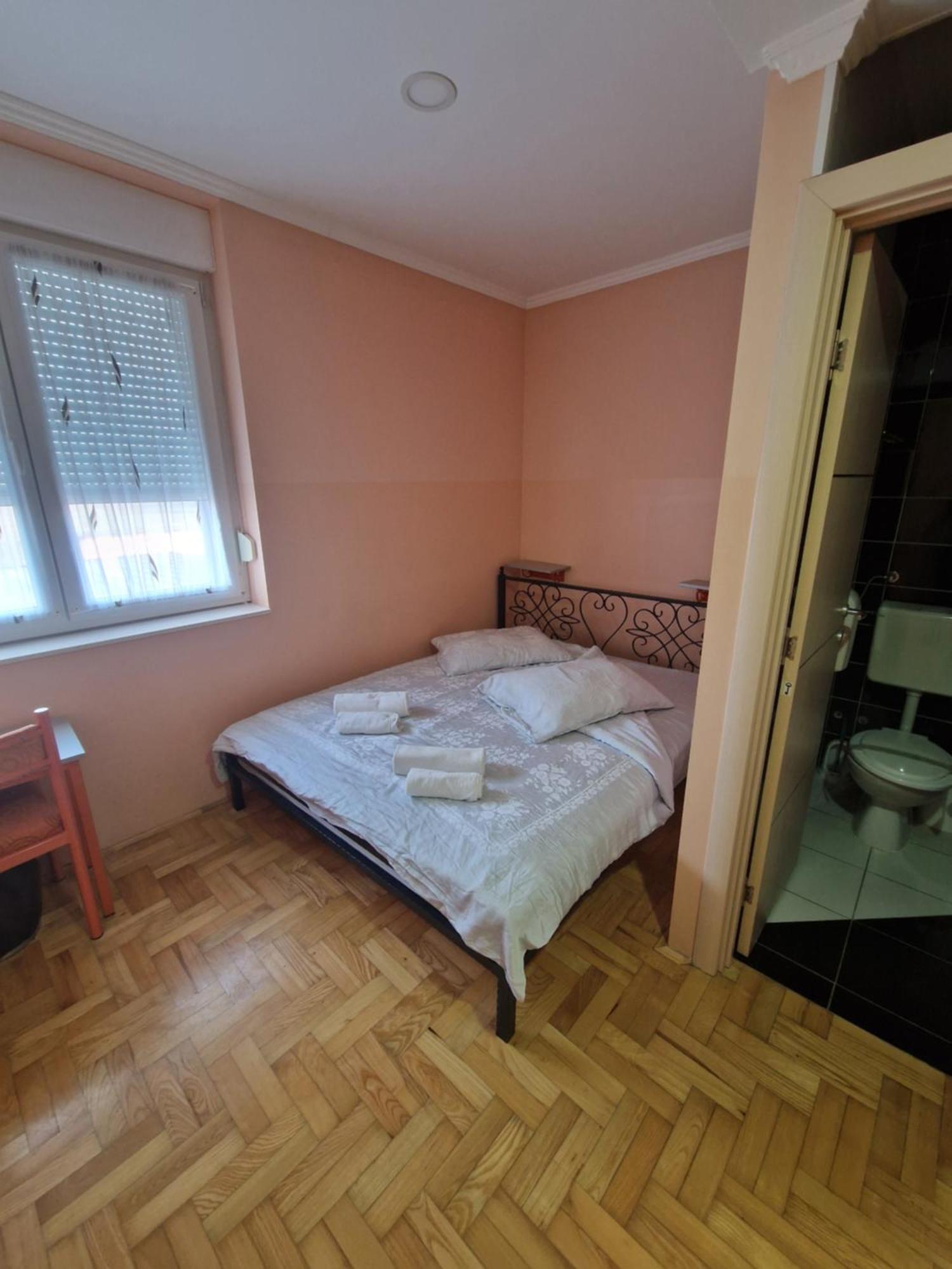 Bed And Breakfast Turist Staro Petrovo Selo Exterior foto